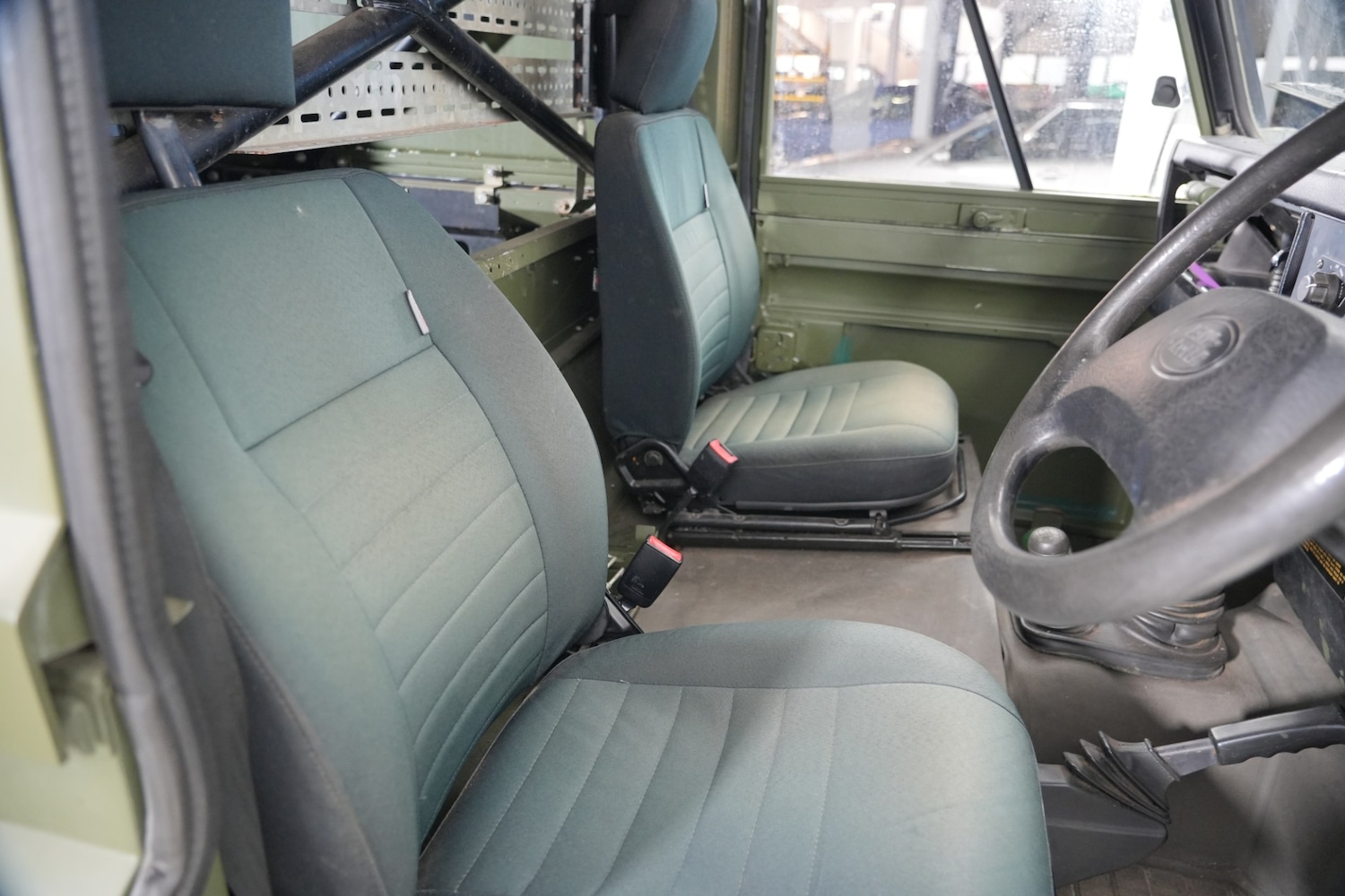 Used Land Rover Defender 110 2017 for sale - 77872045: Photo 14