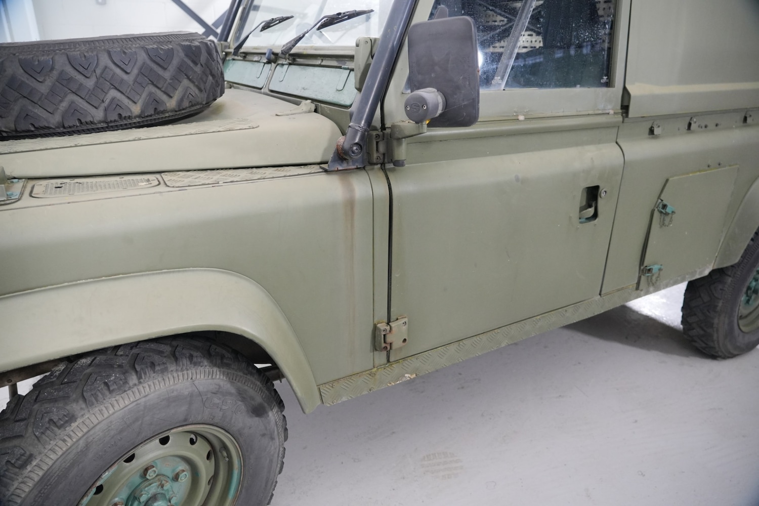 Used Land Rover Defender 110 2017 for sale - 77872045: Photo 15