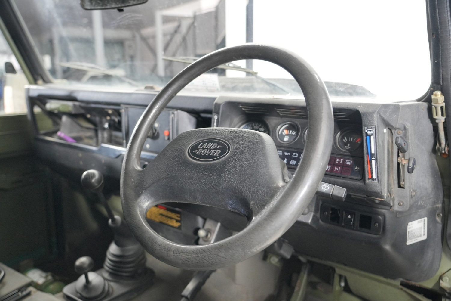 Used Land Rover Defender 110 2017 for sale - 77872045: Photo 5