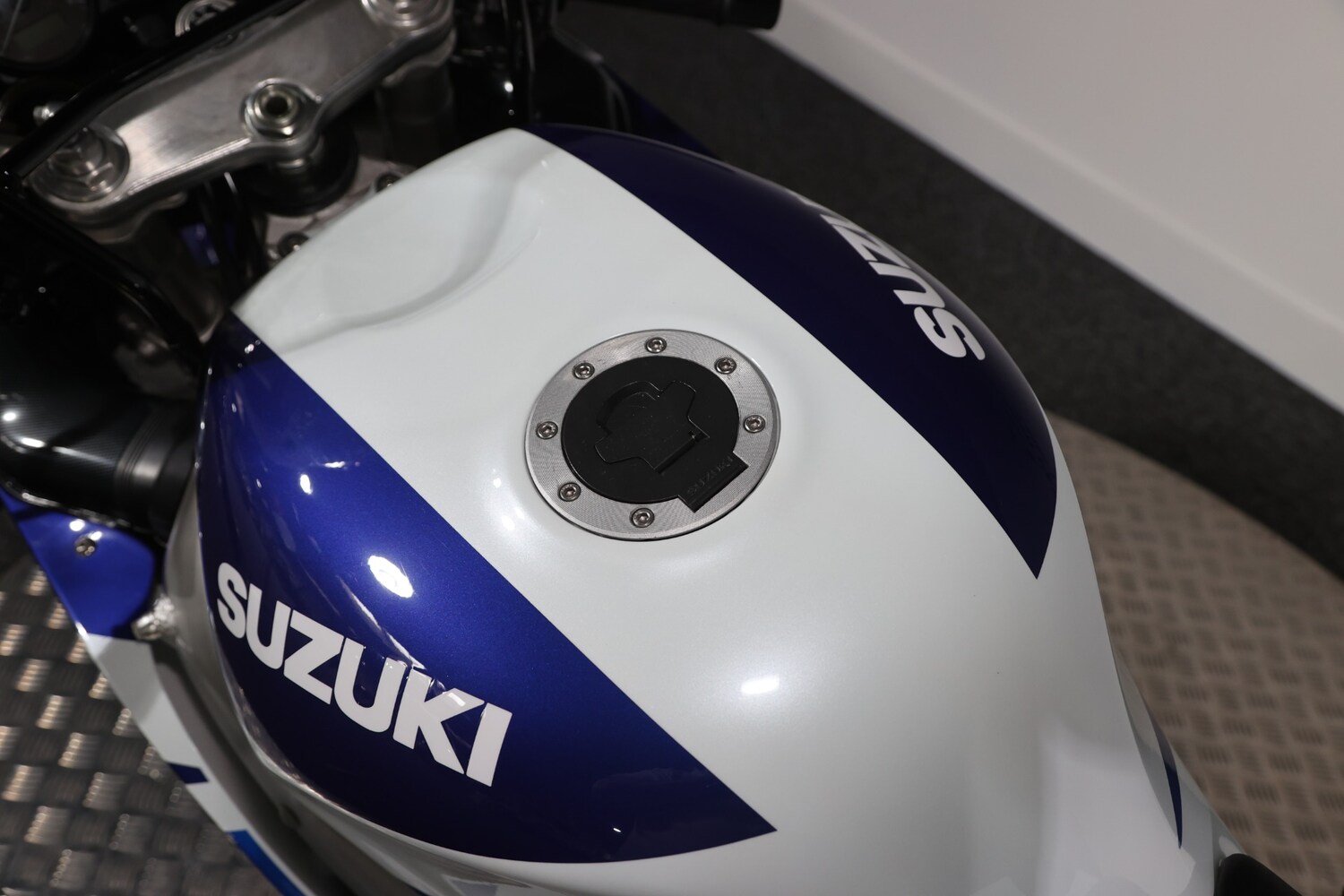 Used Suzuki GSXR750 for sale - 78628165: Photo 11