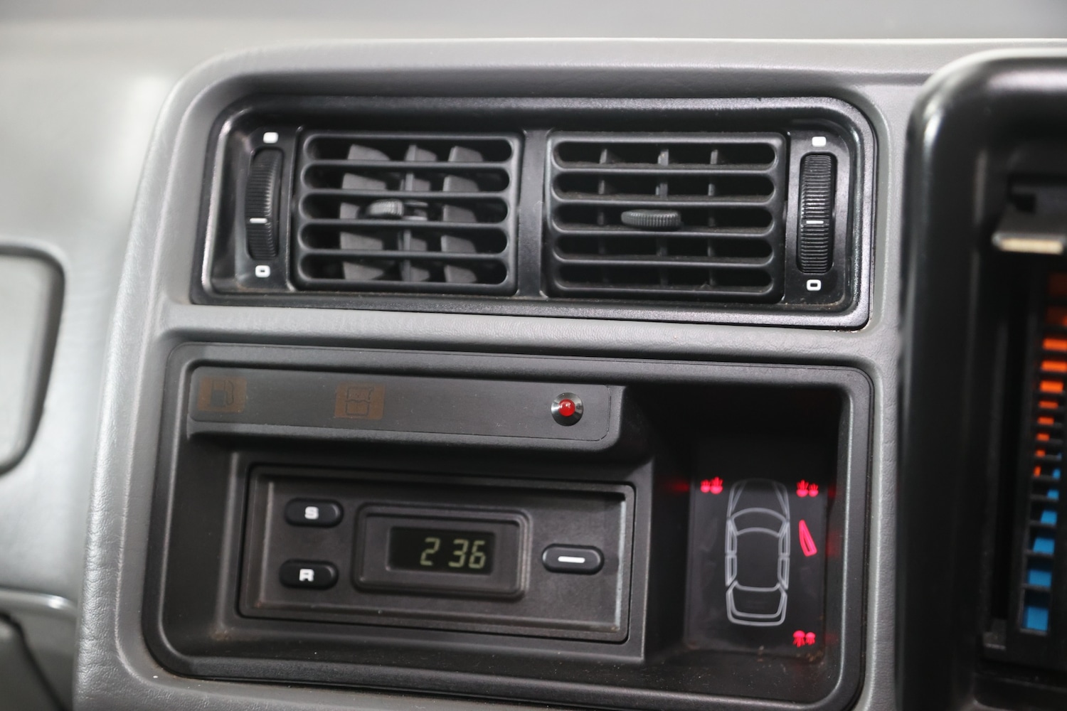 Used Ford Sierra 1988 for sale - 77663761: Photo 19