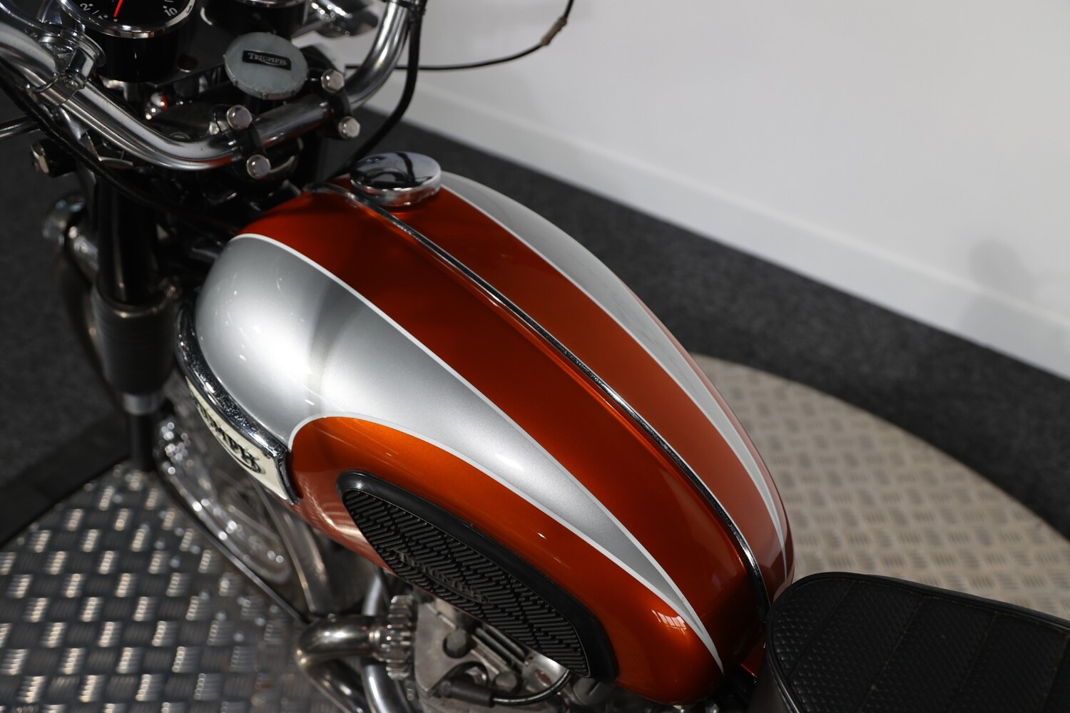 Triumph T100C TROPHY 500