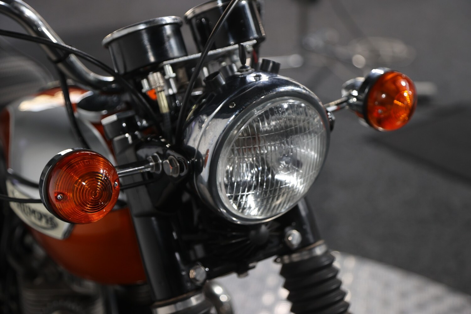 Triumph T100C TROPHY 500