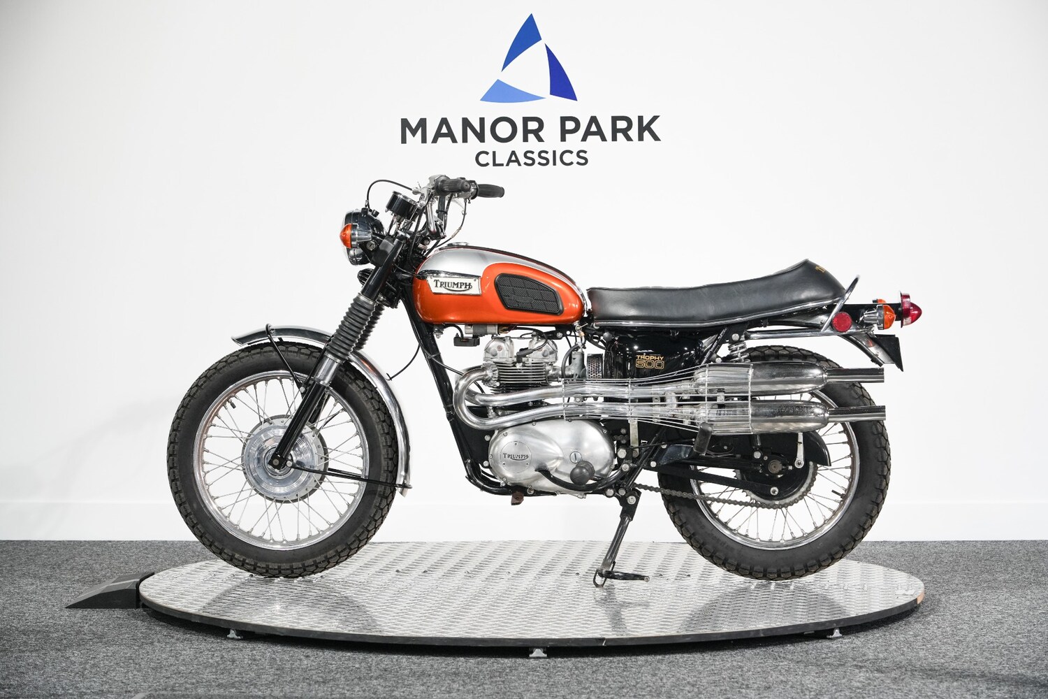 Triumph T100C TROPHY 500