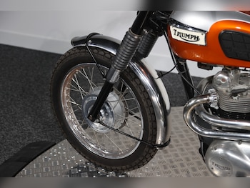 Used Triumph T100C TROPHY 500 2020 for sale - bike-77931370: Photo