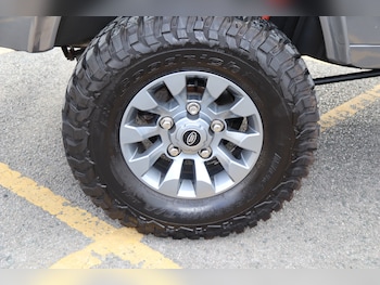 Used Land Rover Defender 2002 for sale - 76253254: Photo