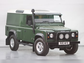 Land Rover Defender feature image