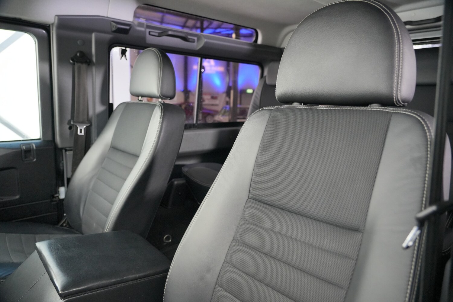 Used Land Rover Defender 2009 for sale - 77504344: Photo 17