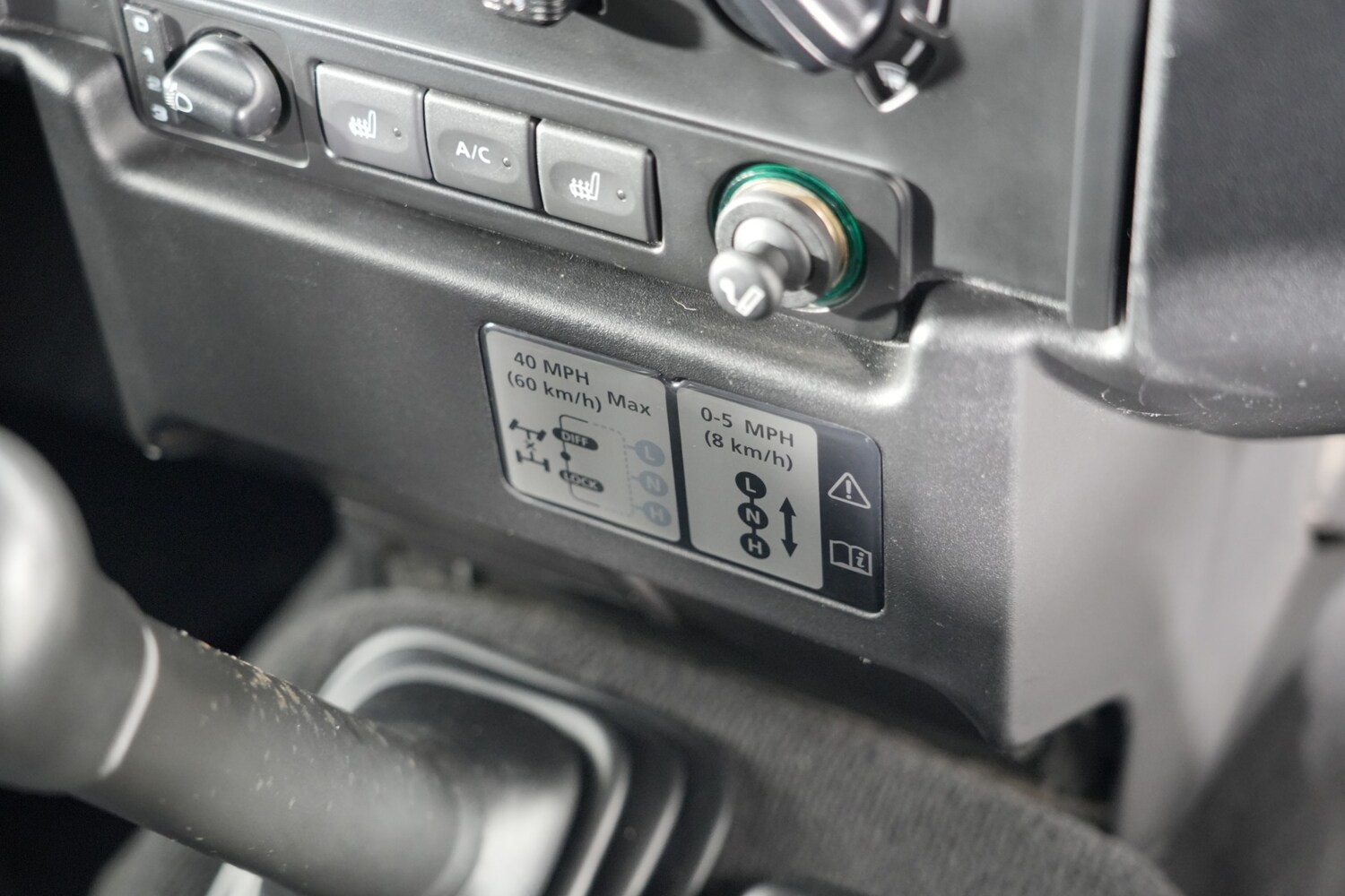 Used Land Rover Defender 2009 for sale - 77504344: Photo 25