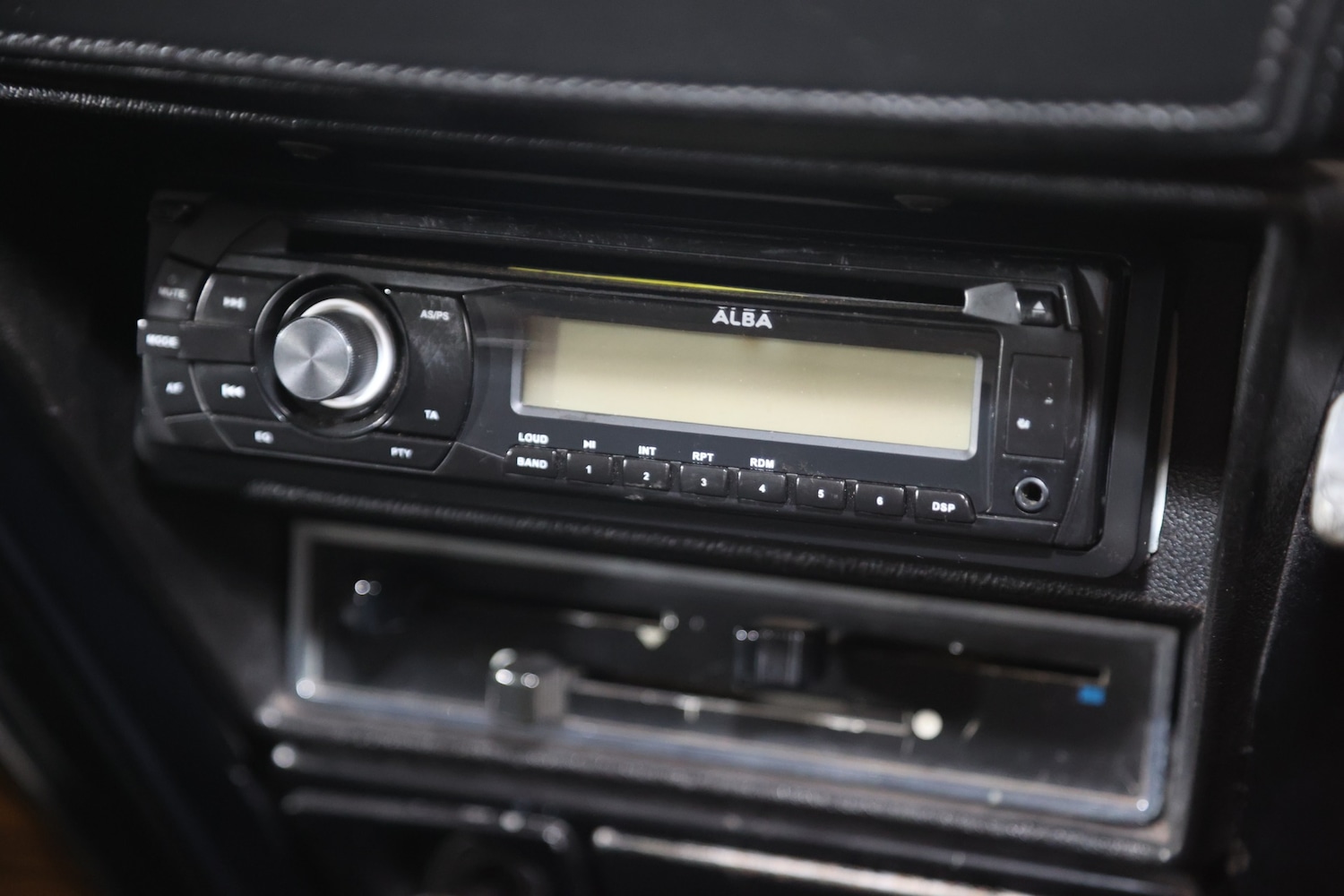 Used Ford Cortina 1972 for sale - 77663560: Photo 28