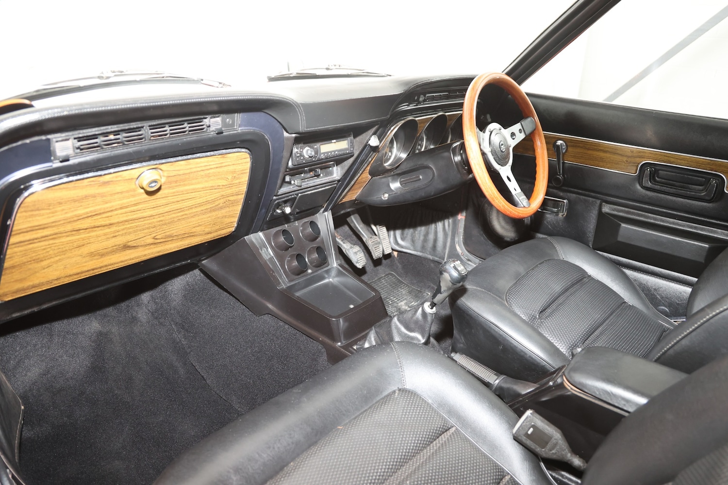 Used Ford Cortina 1972 for sale - 77663560: Photo 3