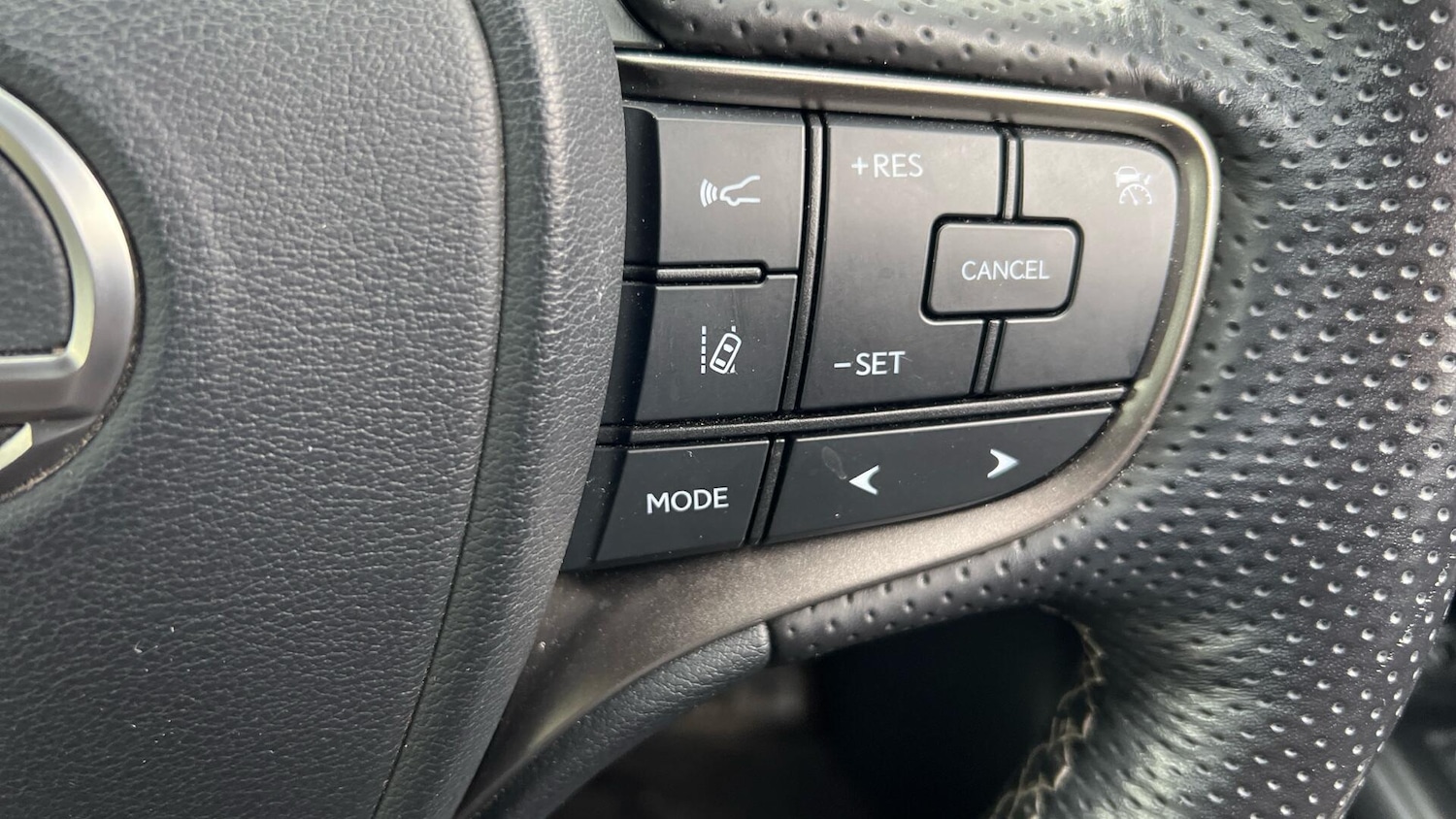 Used Lexus UX 2020 for sale - 76646214: Photo 42