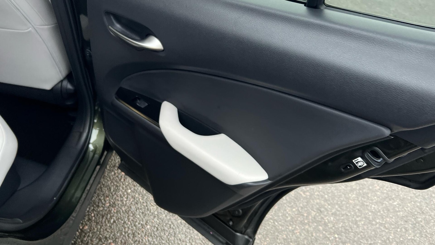 Used Lexus UX for sale - 77345593: Photo 32