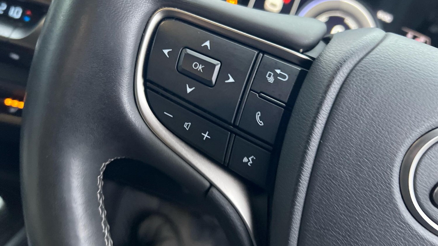 Used Lexus UX for sale - 77345593: Photo 39