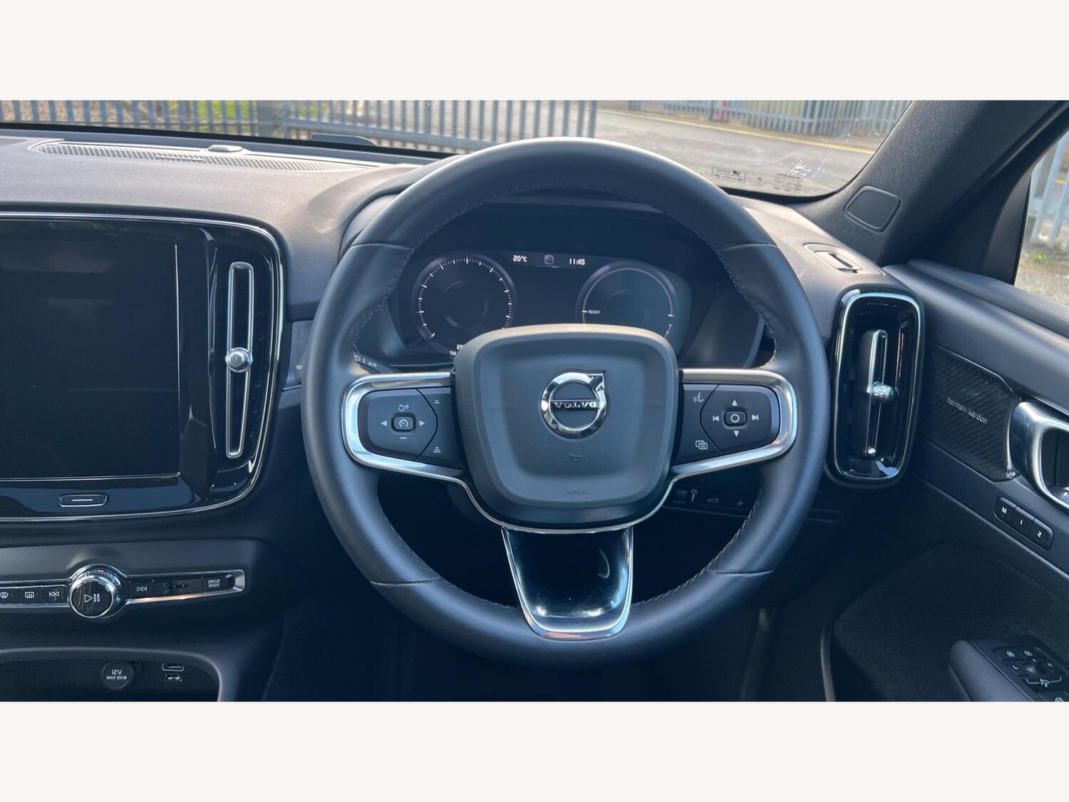 Used Volvo XC40 2023 for sale - 76042244: Photo 13