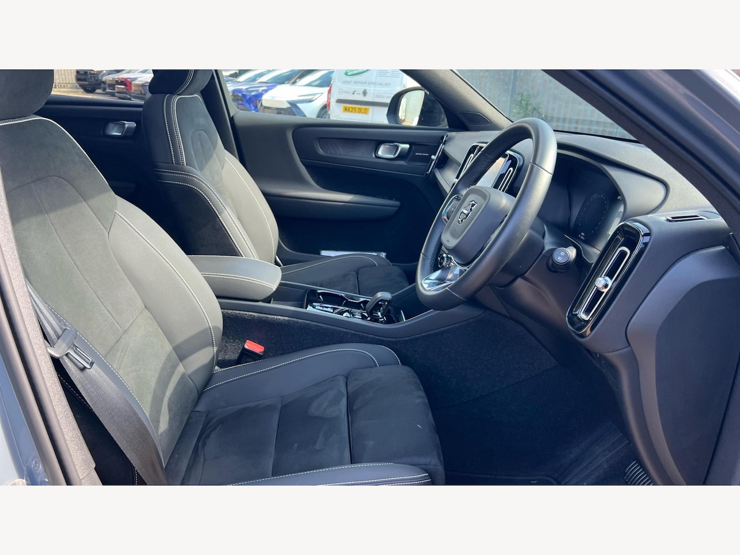 Used Volvo XC40 2023 for sale - 76042244: Photo 15