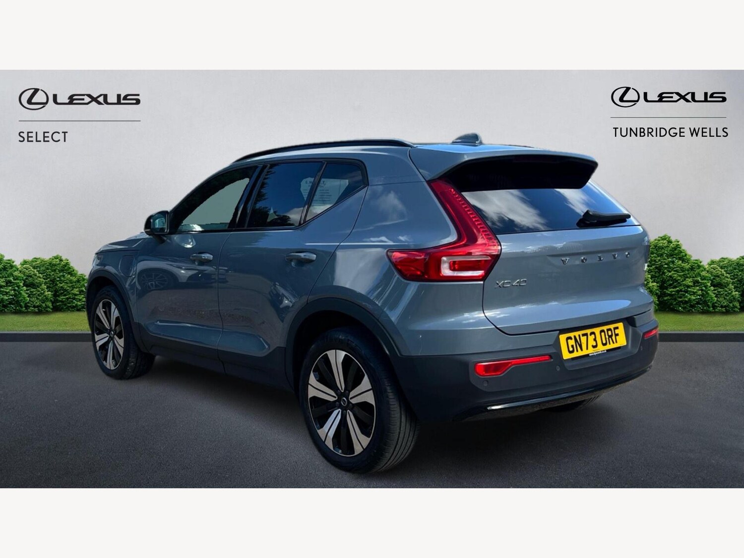 Used Volvo XC40 2023 for sale - 76042244: Photo 2