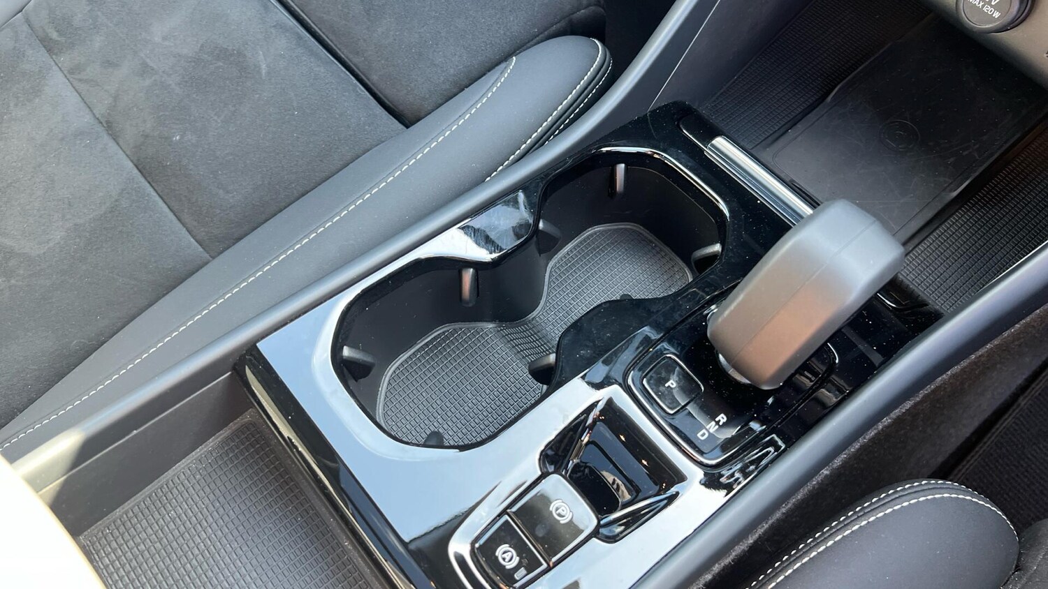 Used Volvo XC40 2023 for sale - 76042244: Photo 43