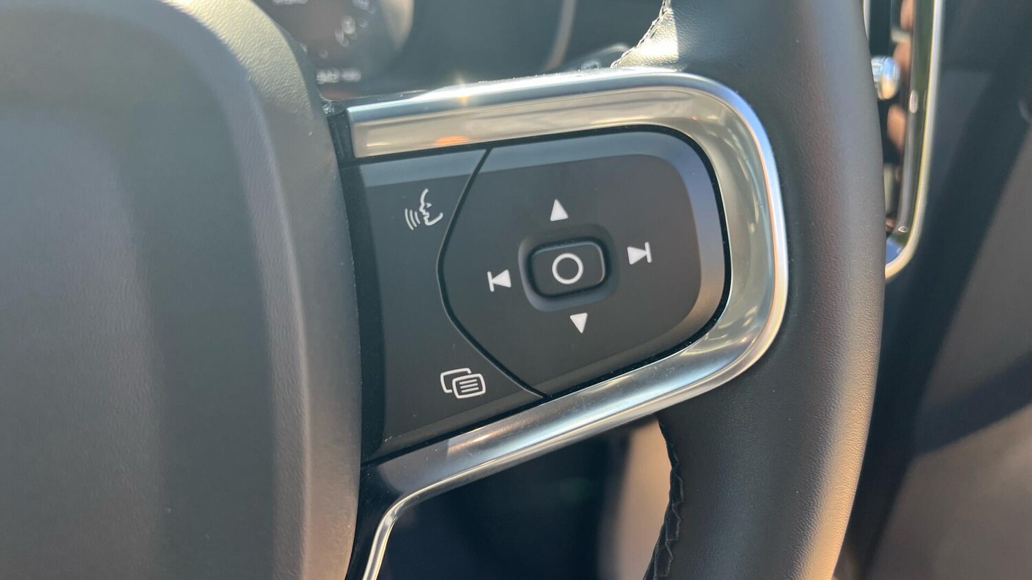Used Volvo XC40 2023 for sale - 76042244: Photo 45