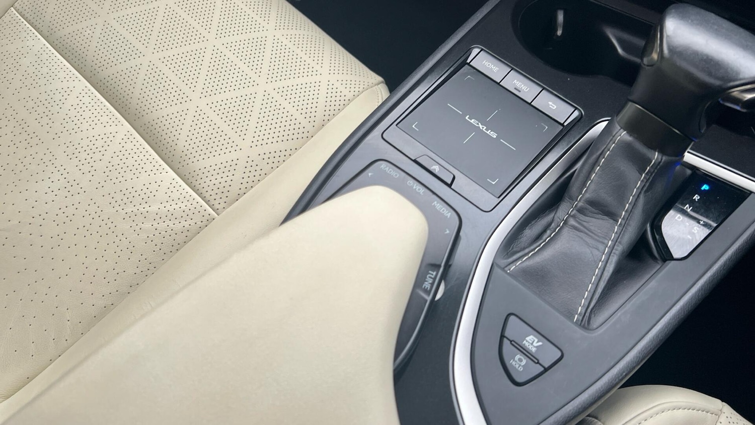 Used Lexus UX 2019 for sale - 77351900: Photo 40