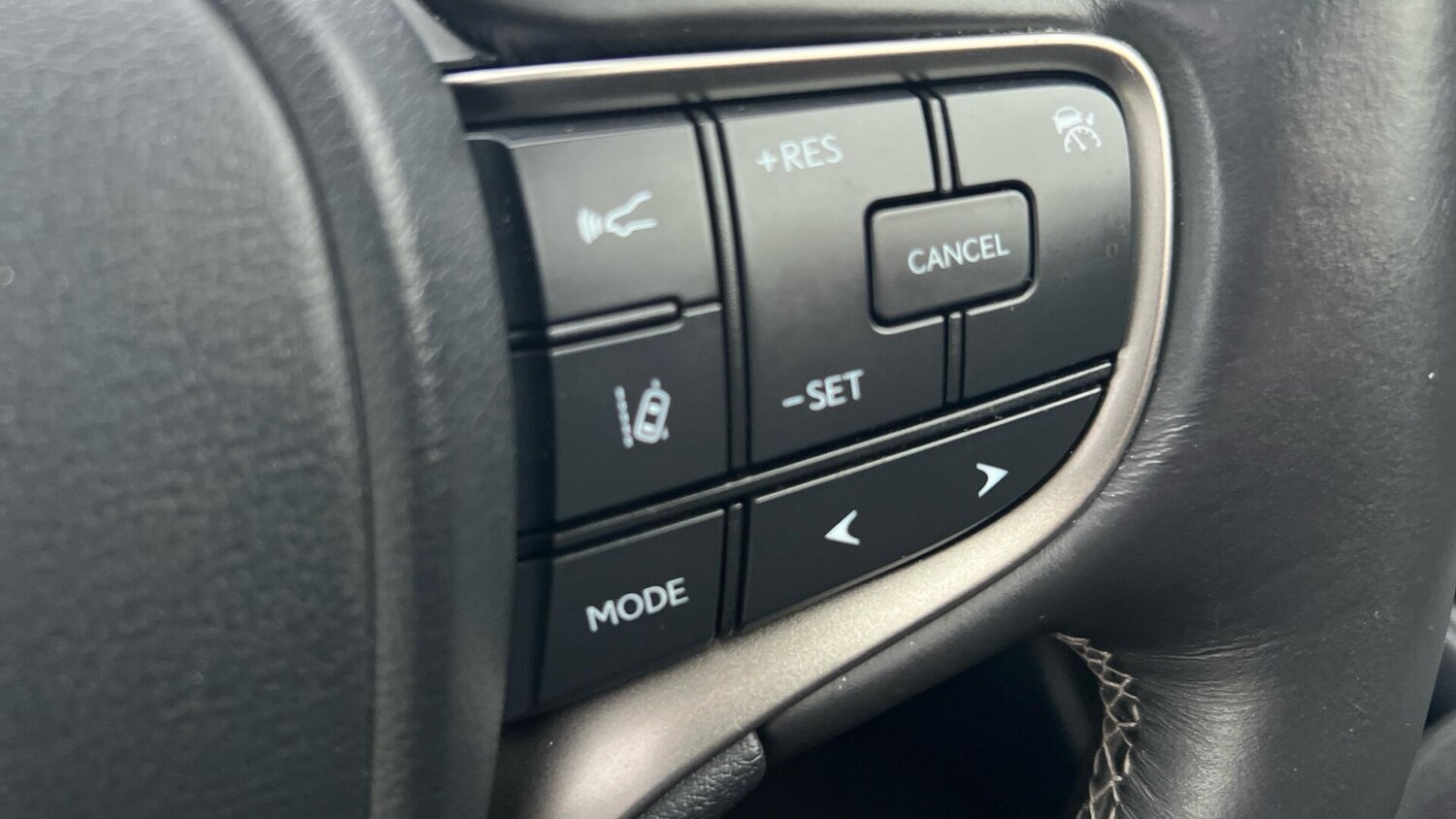 Used Lexus UX 2019 for sale - 77351900: Photo 42