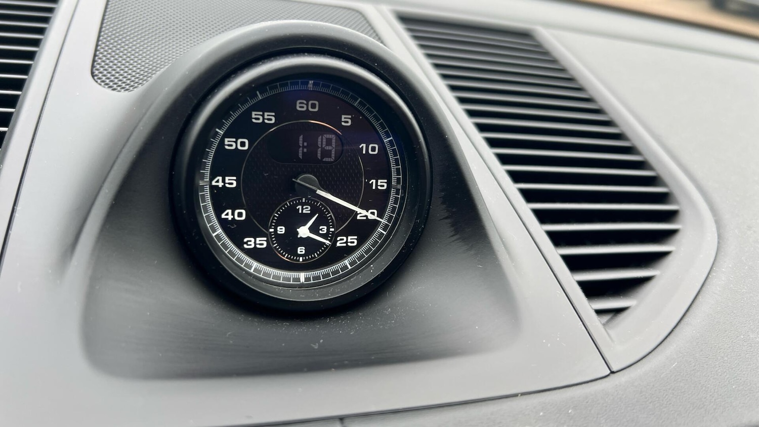 Used Porsche Macan 2022 for sale - 77351661: Photo 51