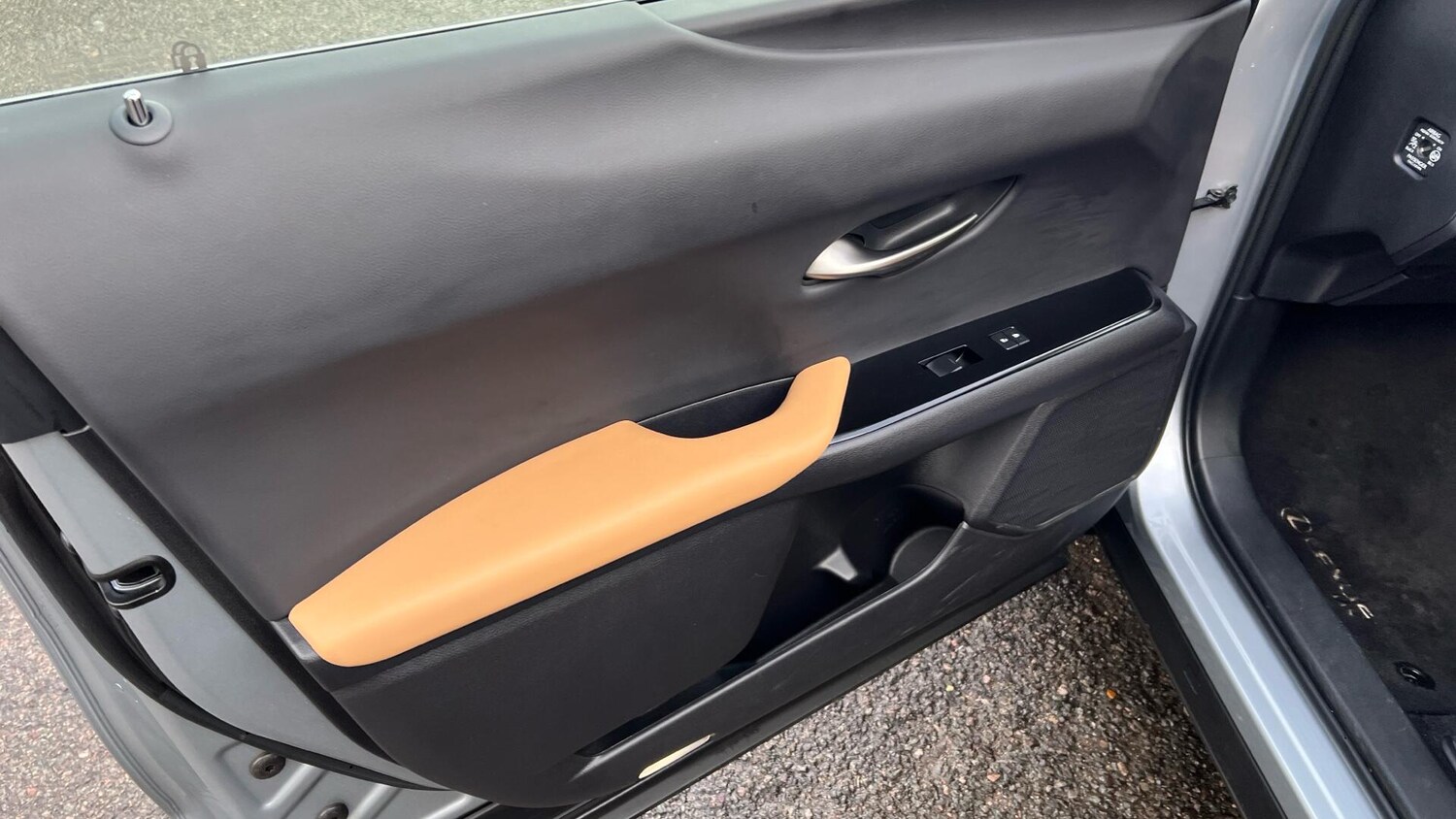 Used Lexus UX for sale - 77484232: Photo 34