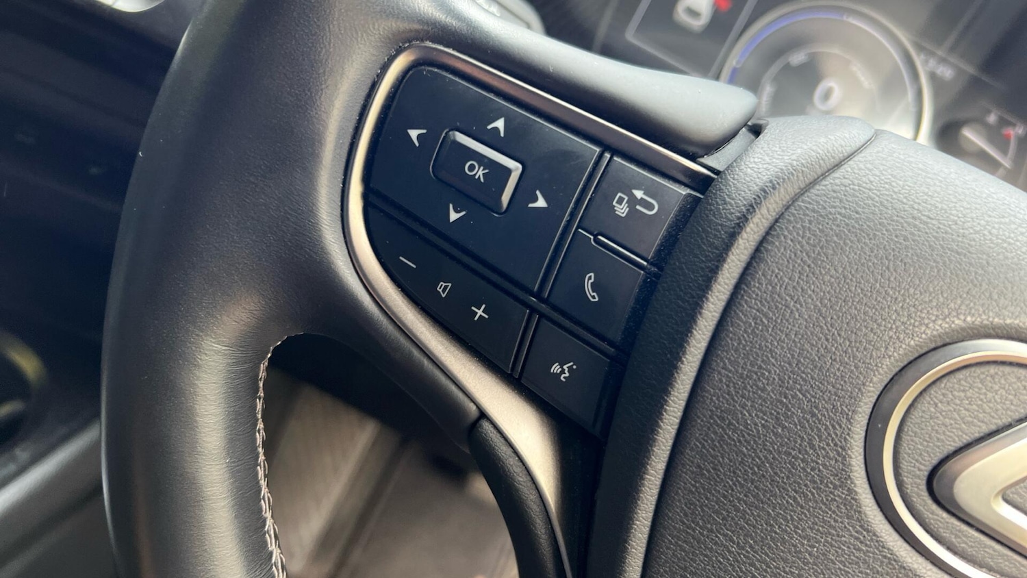 Used Lexus UX 2021 for sale - 76499180: Photo 39