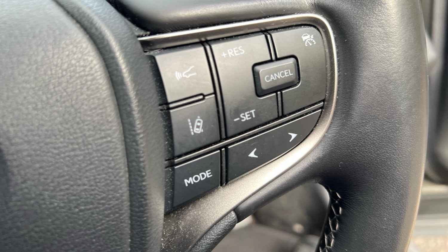 Used Lexus UX 2021 for sale - 76499180: Photo 40