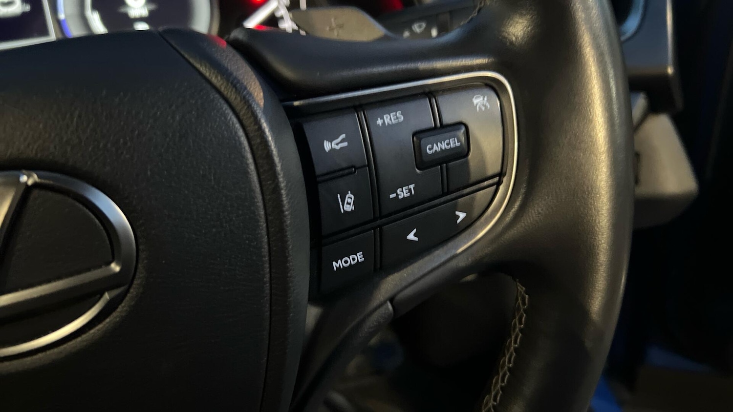 Used Lexus UX 2022 for sale - 76953566: Photo 39