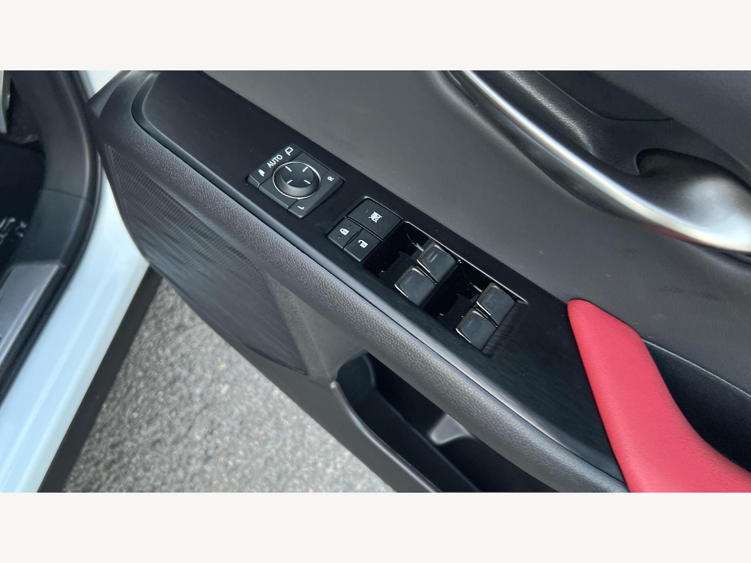 Used Lexus UX 2023 for sale - 76646221: Photo 30