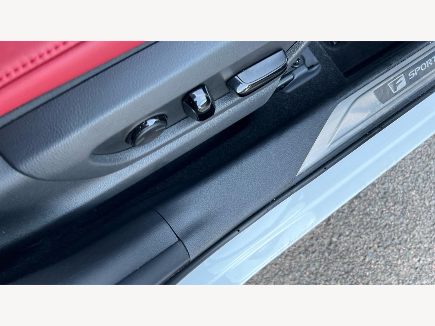 Used Lexus UX 2023 for sale - 76646221: Photo 31