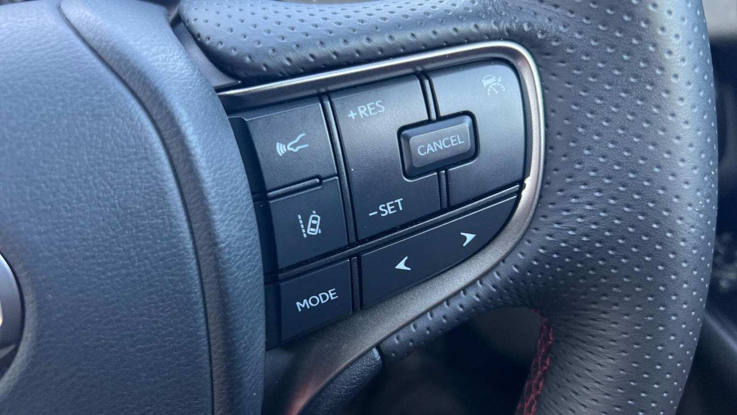 Used Lexus UX 2023 for sale - 76646221: Photo 40