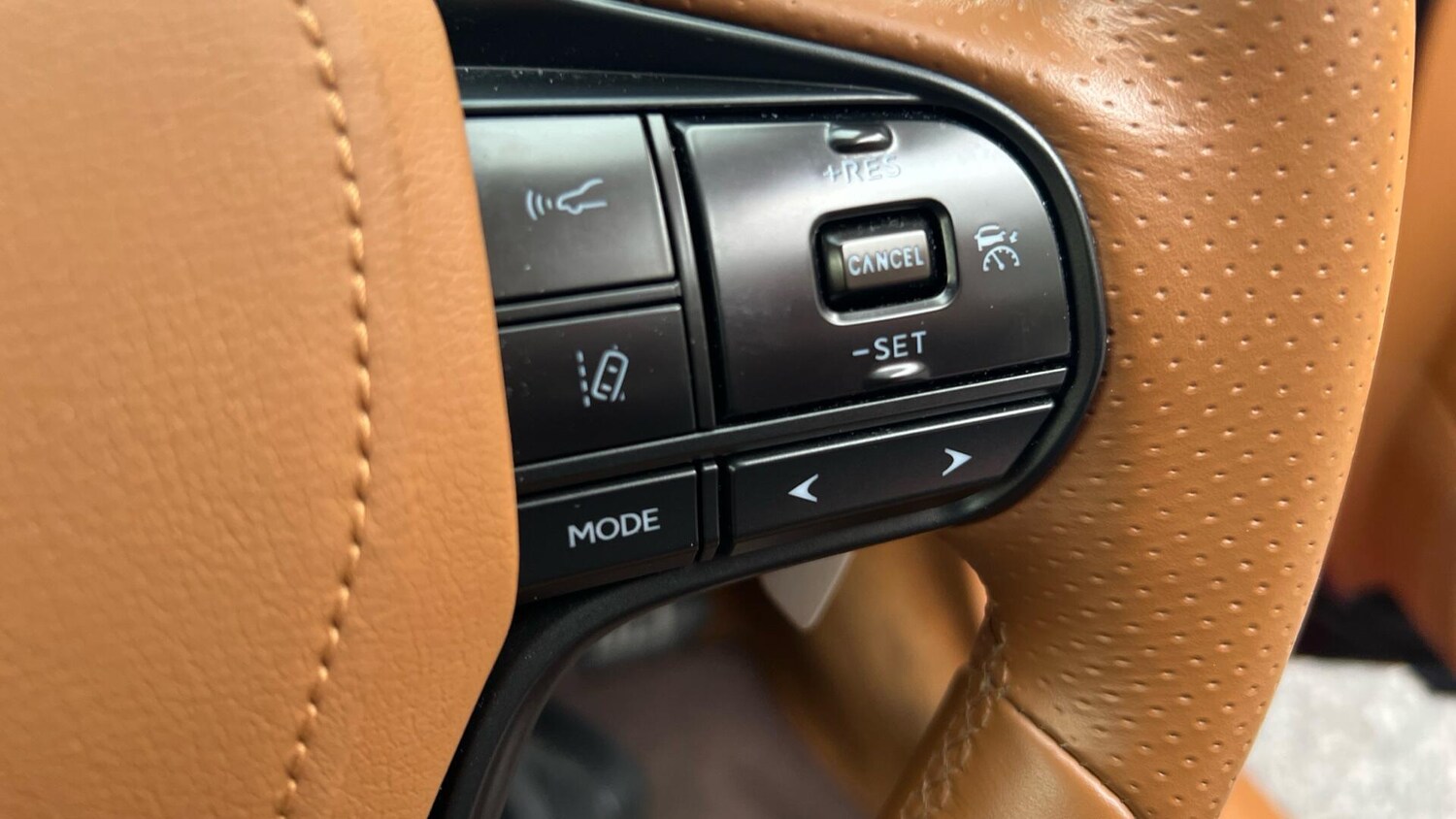 Used Lexus LC 2017 for sale - 77320571: Photo 64