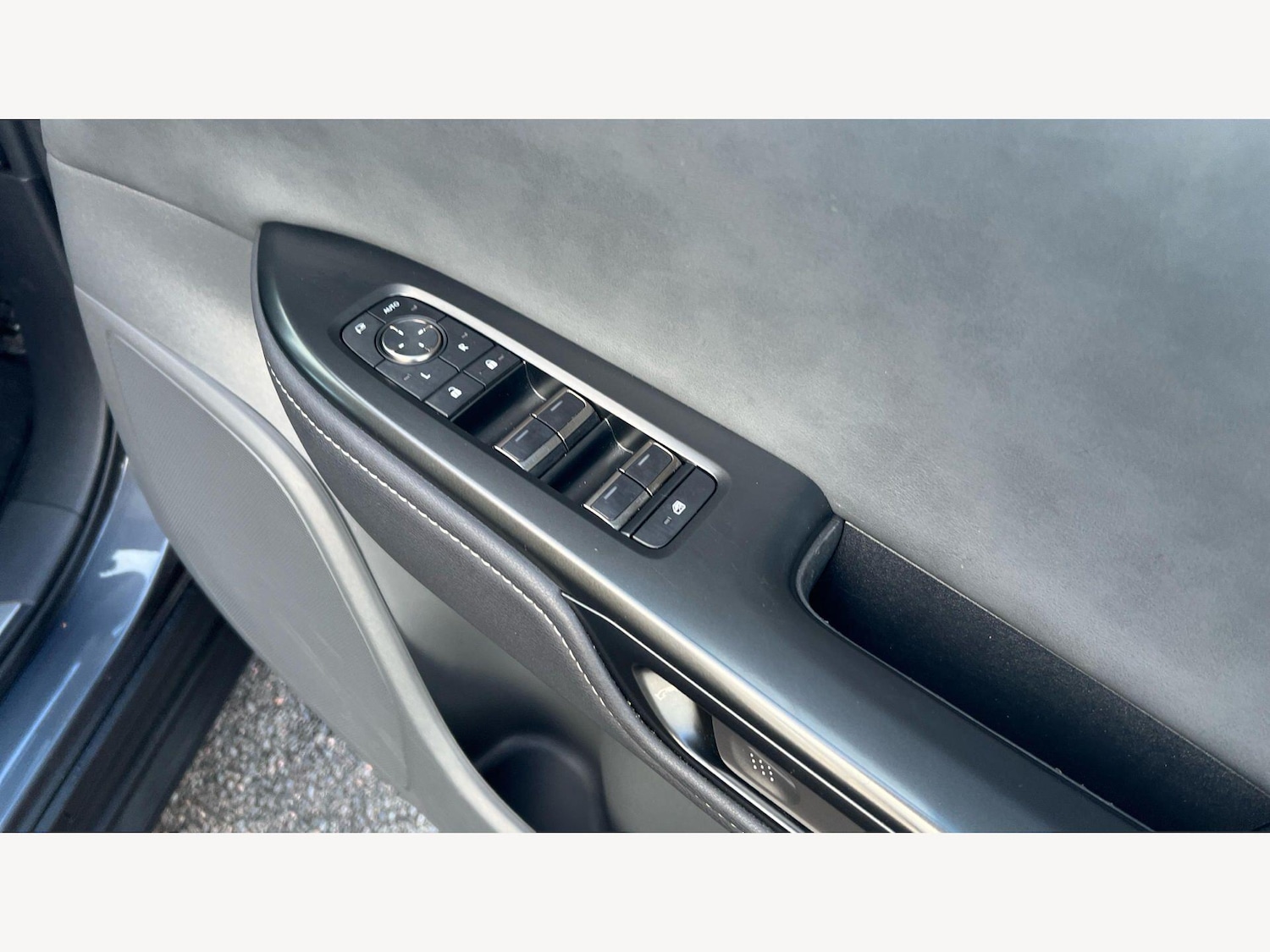 Used Lexus RZ 2024 for sale - 77646555: Photo 30