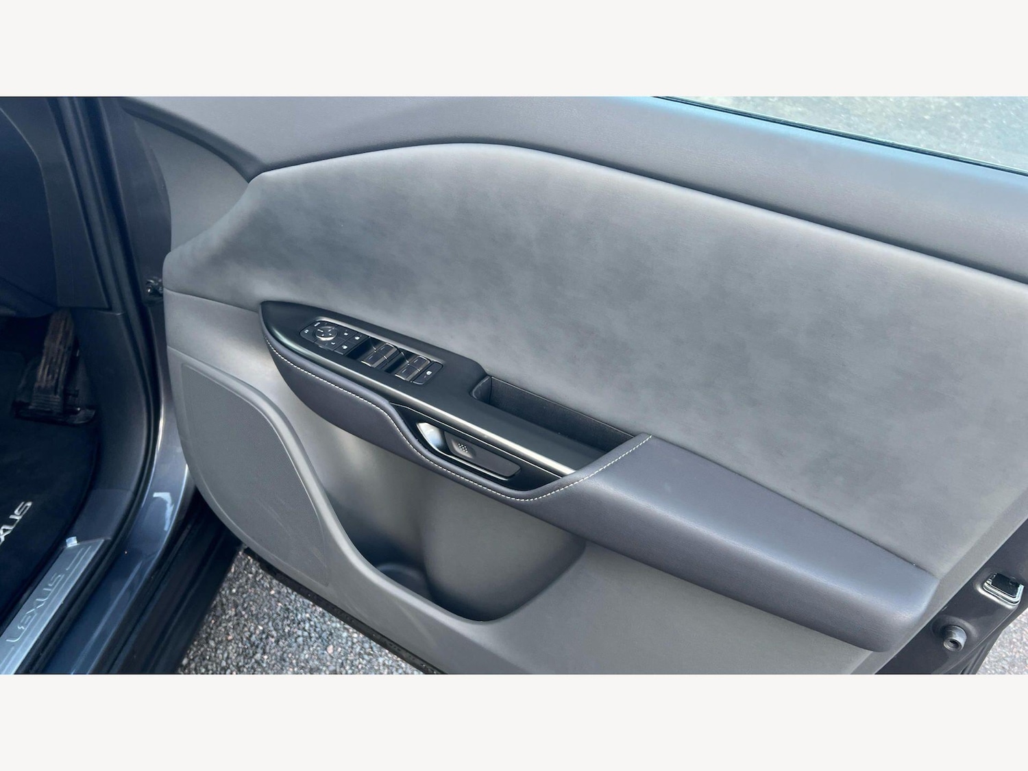 Used Lexus RZ 2024 for sale - 77646555: Photo 31