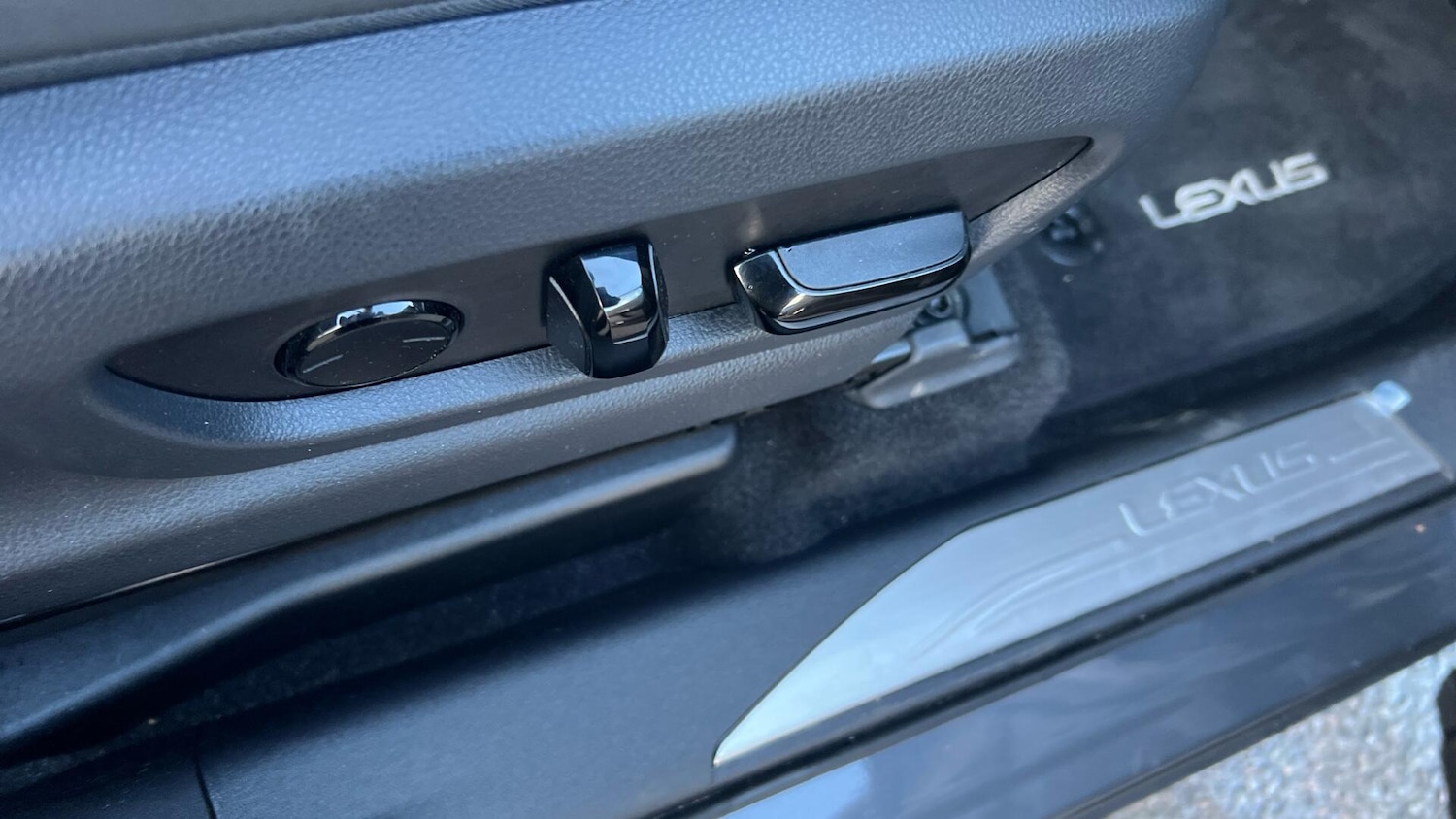 Used Lexus RZ 2024 for sale - 77646555: Photo 32