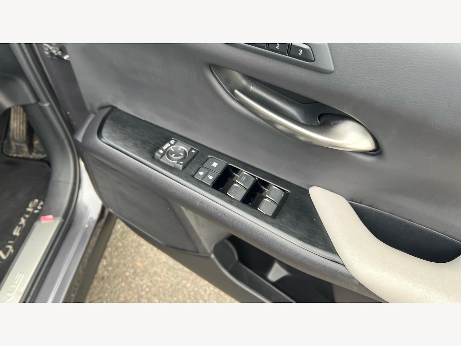 Used Lexus UX 2023 for sale - 76498903: Photo 30