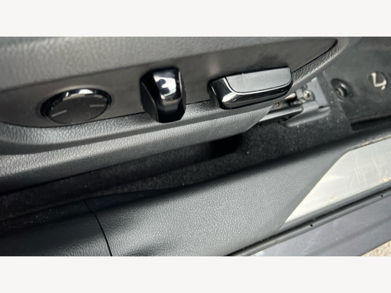 Used Lexus UX 2023 for sale - 76498903: Photo 32