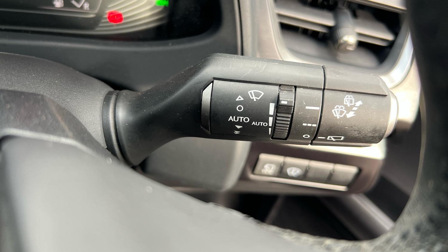 Used Lexus UX 2023 for sale - 76498903: Photo 44