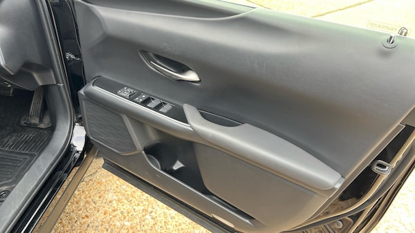 Used Lexus UX 2020 for sale - 76175037: Photo 31