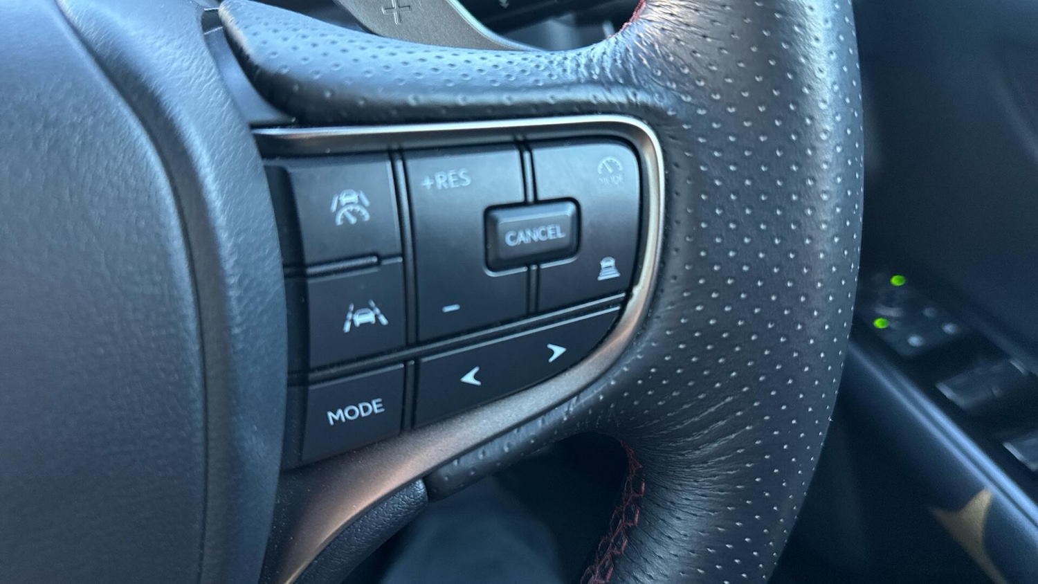 Used Lexus UX 2024 for sale - 77351417: Photo 33