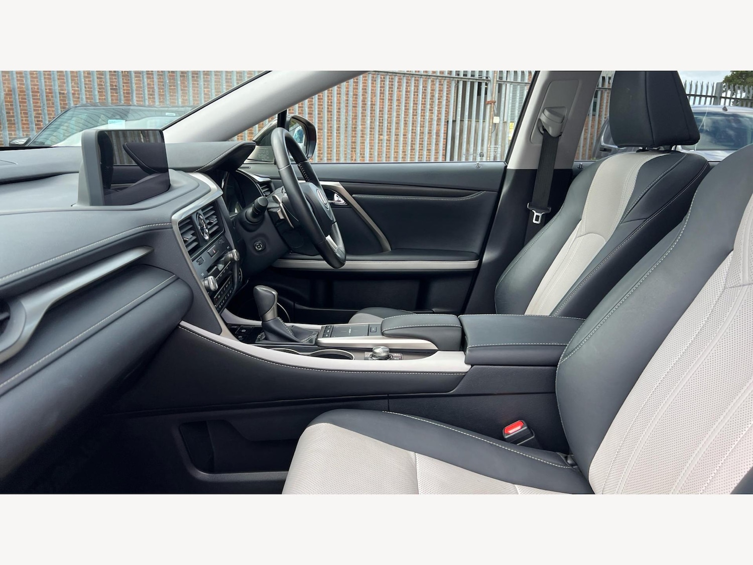 Used Lexus RX 2022 for sale - 76024493: Photo 8