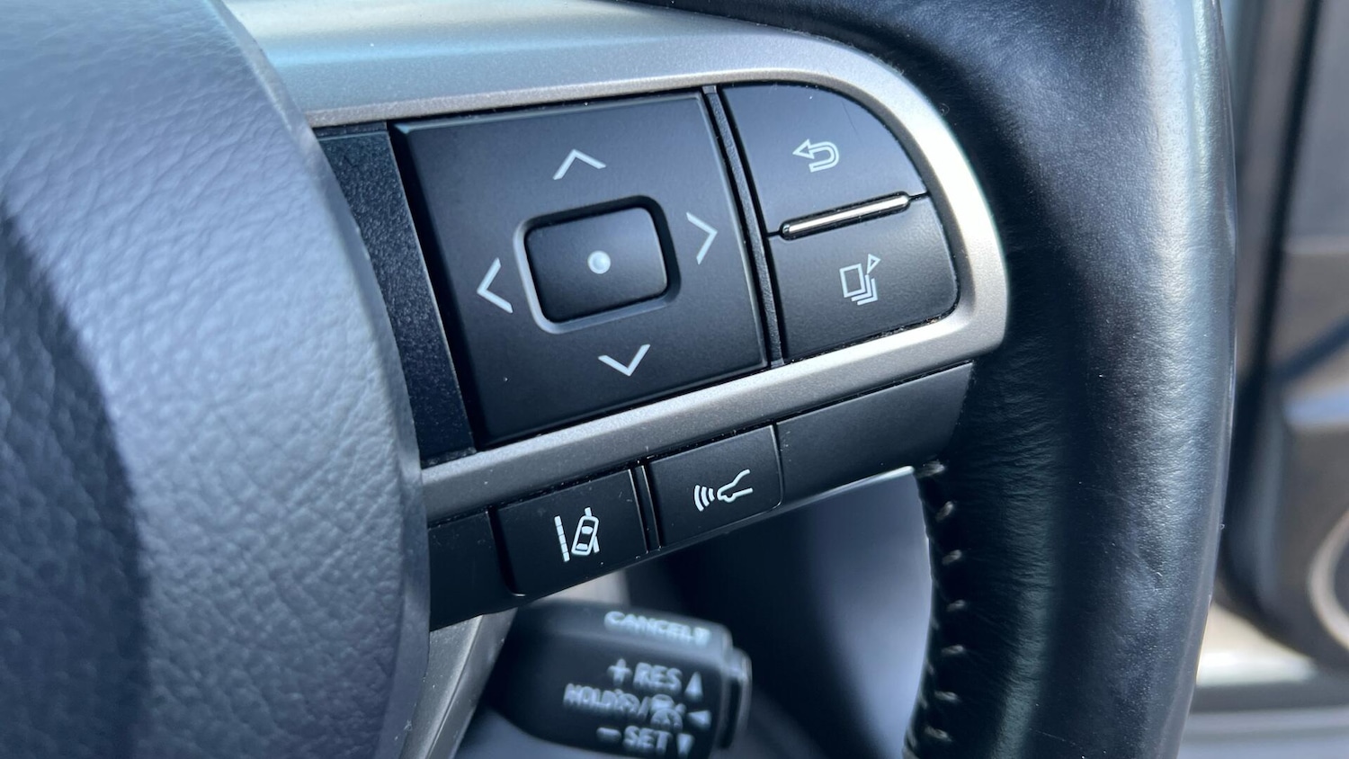 Used Lexus RX 2018 for sale - 77097881: Photo 43