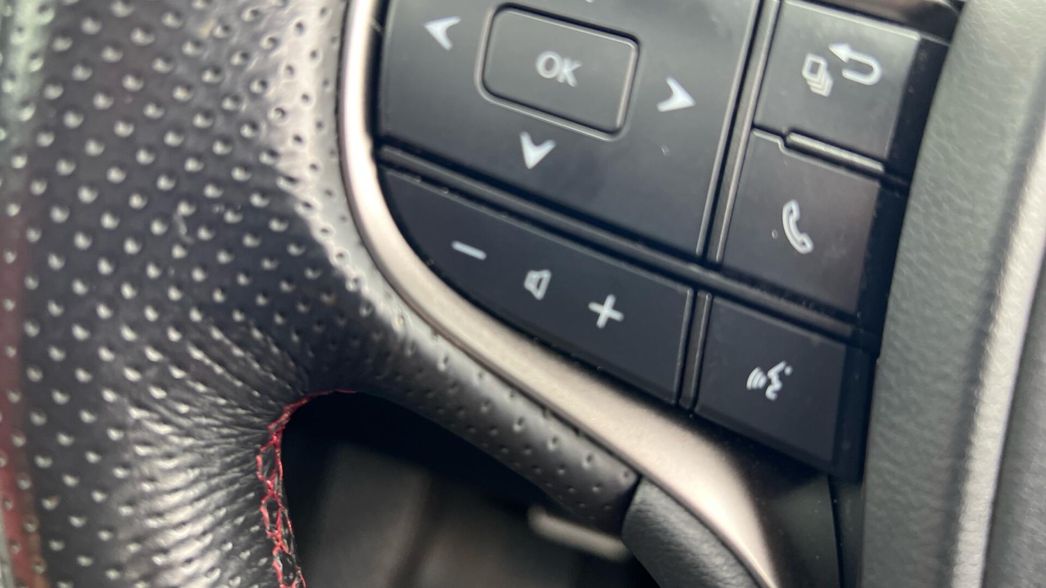 Used Lexus UX 2019 for sale - 76314799: Photo 40