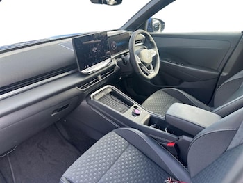Used Volkswagen T-Roc 2026 for sale - 79537972: Photo