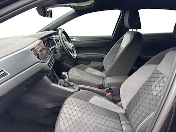 Used Volkswagen Polo 2024 for sale - 78336002: Photo