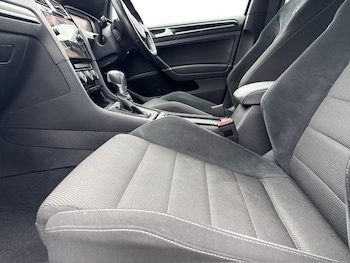 Used Volkswagen Golf 2019 for sale - 78486135: Photo
