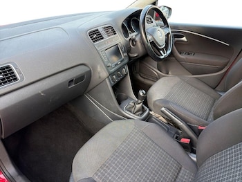 Used Volkswagen Polo 2017 for sale - 78335999: Photo