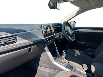 Used Volkswagen T-Roc 2023 for sale - 78733024: Photo